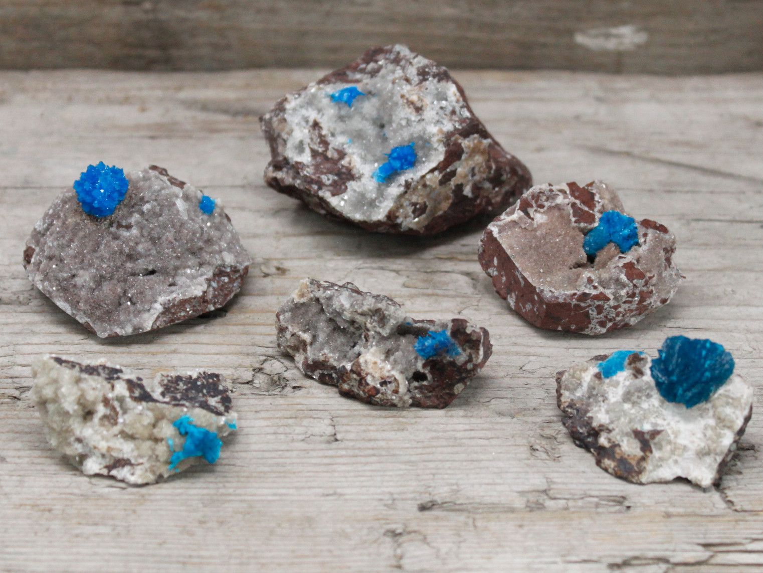 Authentic Cavensite with Metrics 30-40mm perspective detail 5 showcasing clean geometry and natural material finishes